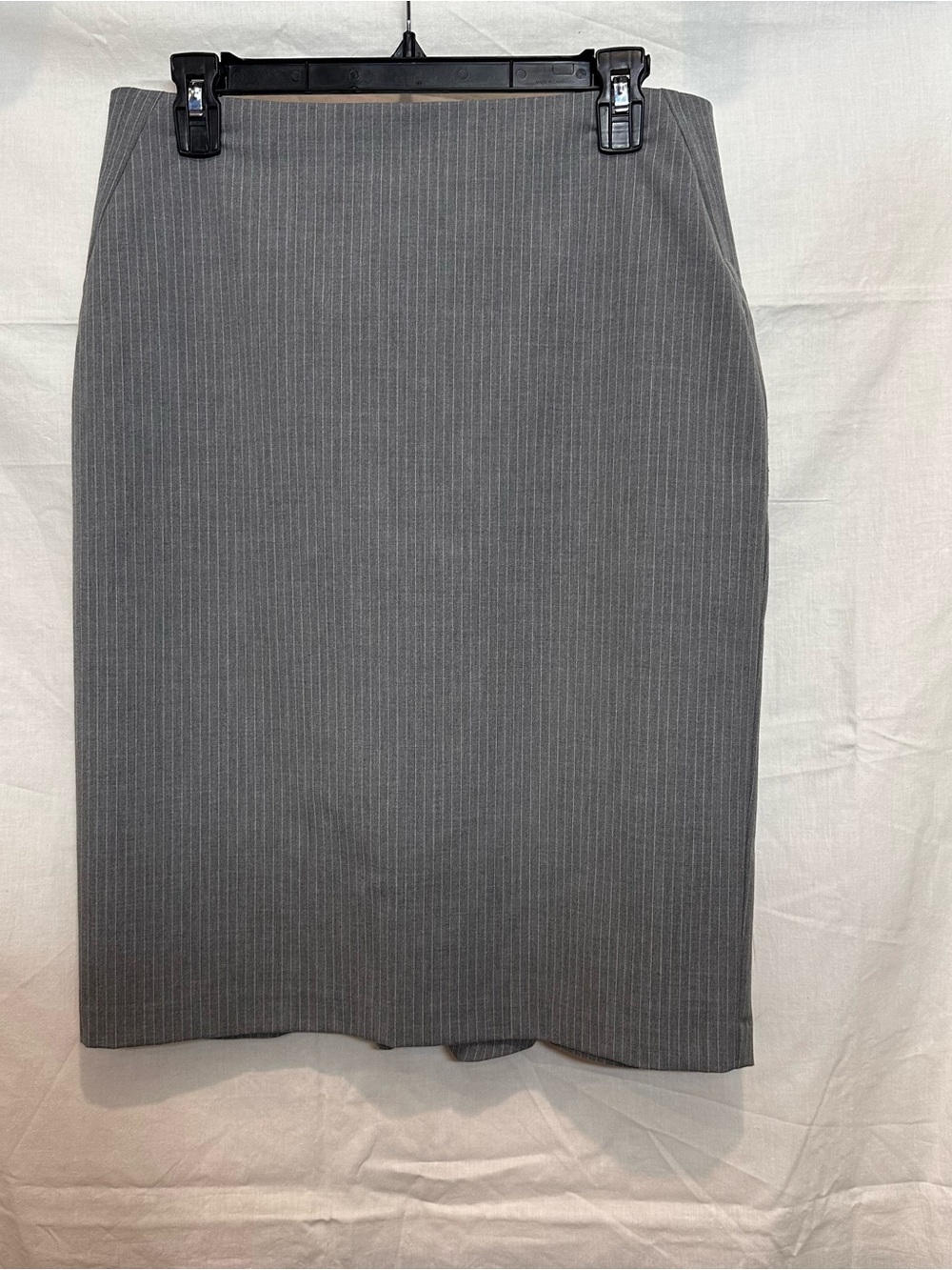 Ann Taylor Grey Pinstripe Pencil Skirt Size 8